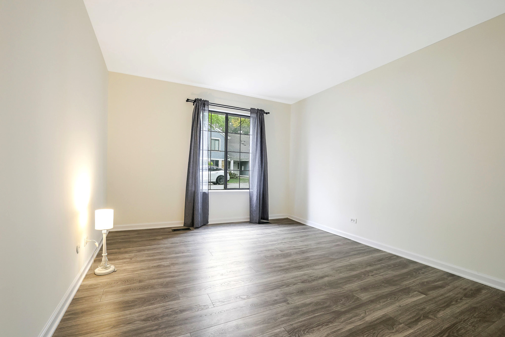 402 Sandalwood Lane #C1, Schaumburg, IL 60193