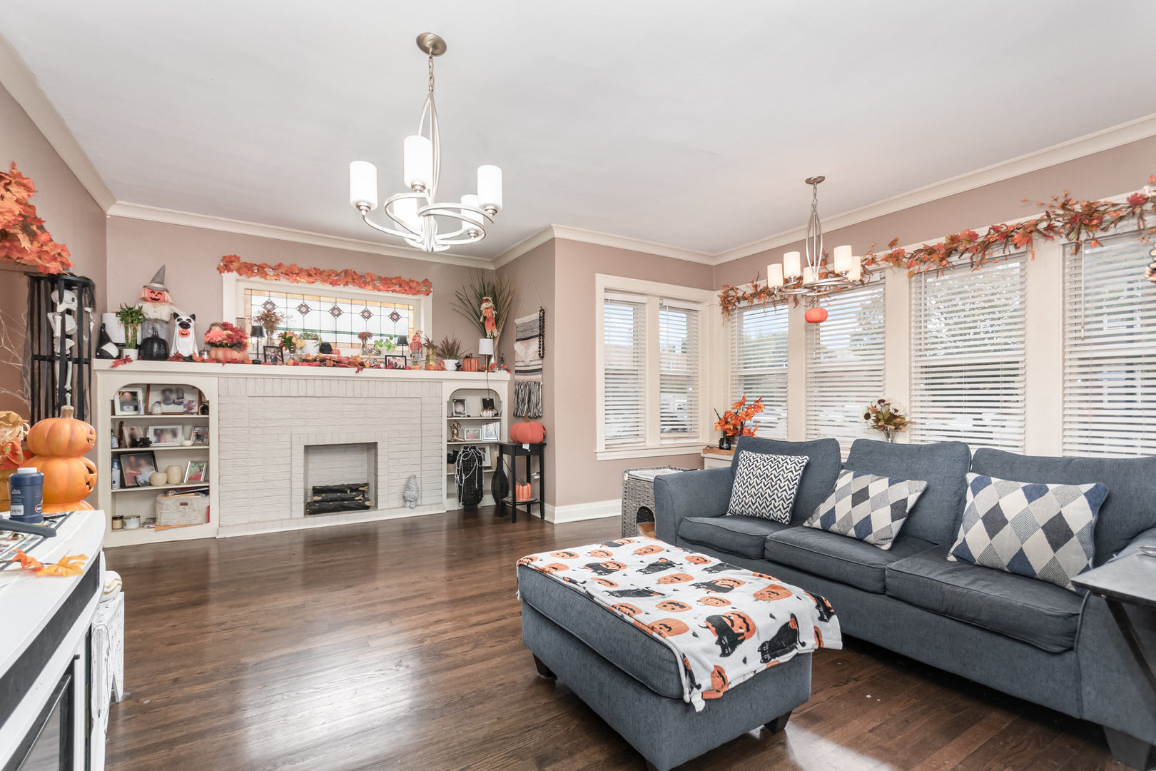 1300 S 49th Avenue, Cicero, IL 60804