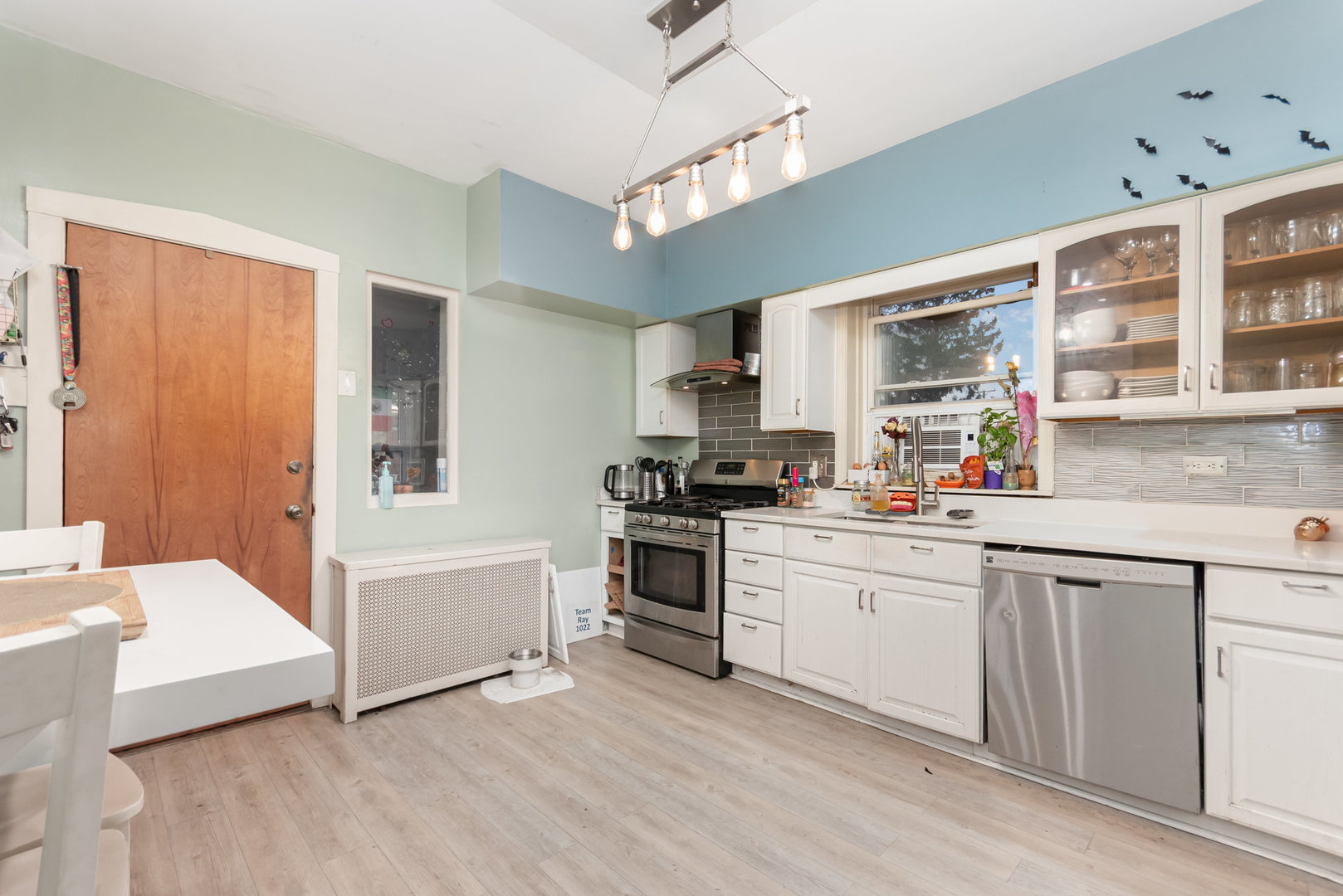 1300 S 49th Avenue, Cicero, IL 60804