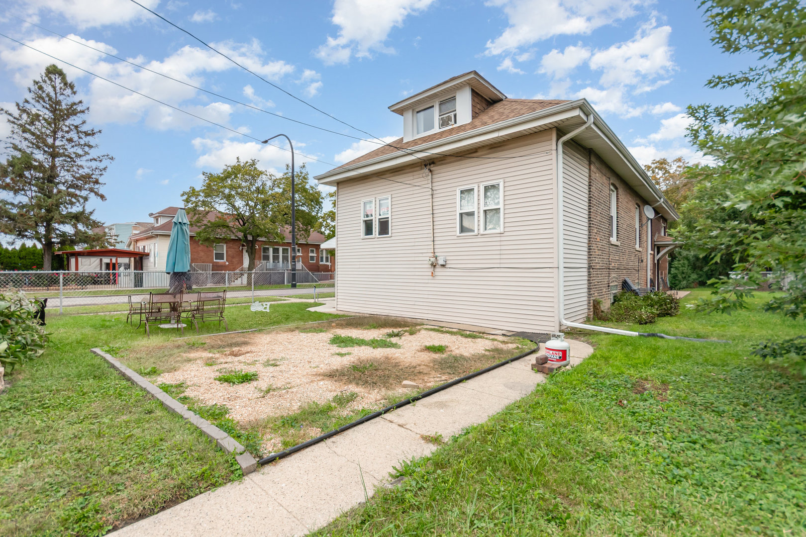 1300 S 49th Avenue, Cicero, IL 60804