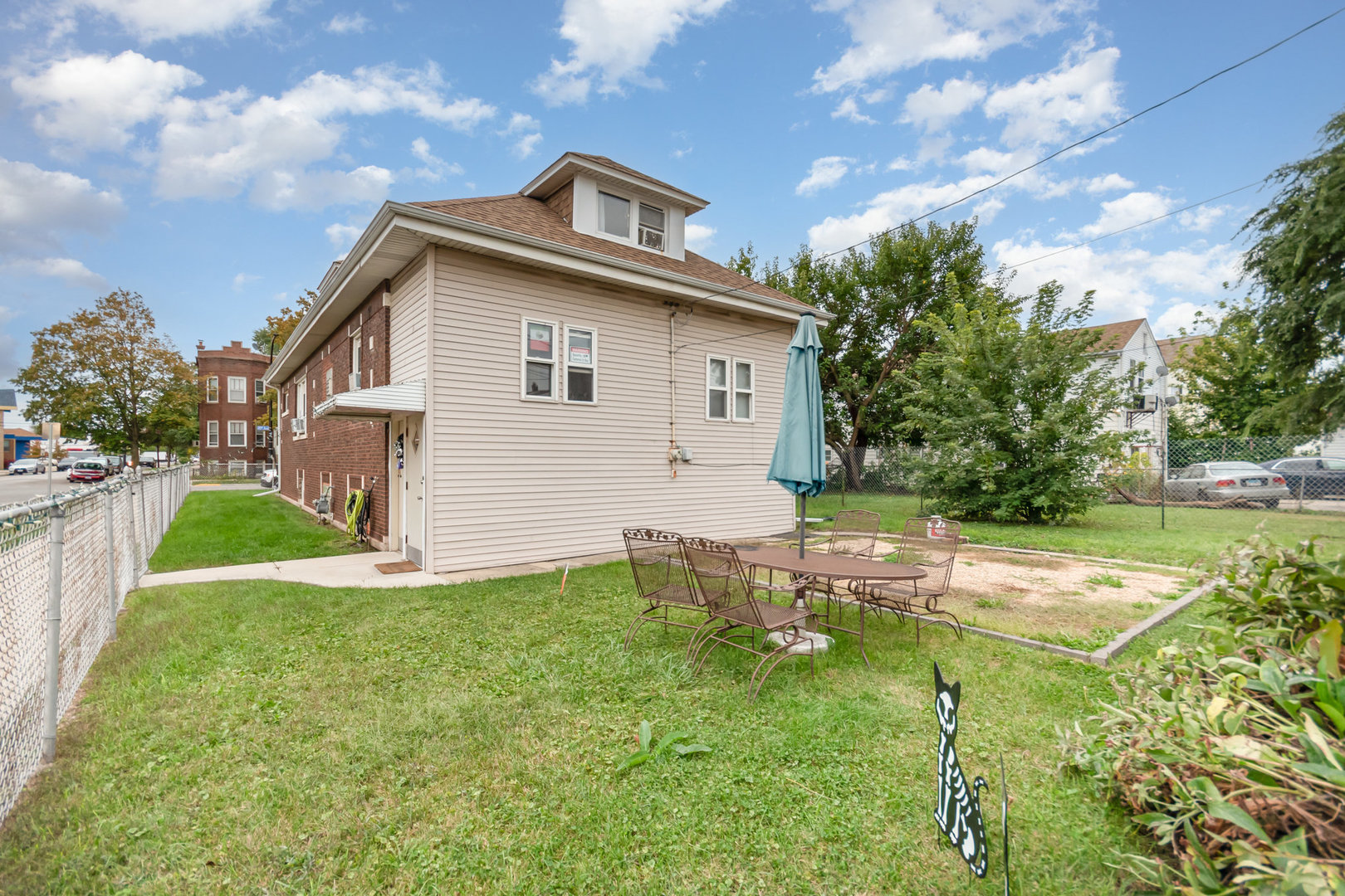 1300 S 49th Avenue, Cicero, IL 60804