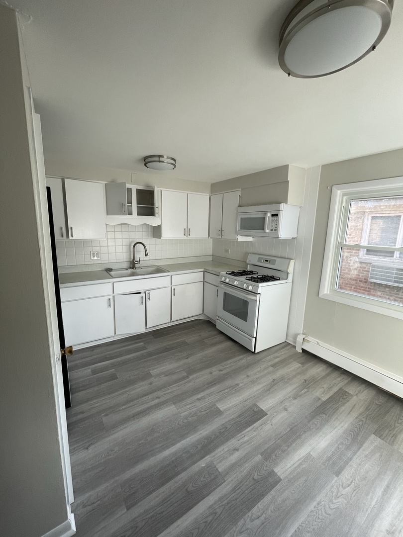 2802 N Rutherford Avenue #3C, Chicago, IL 60634