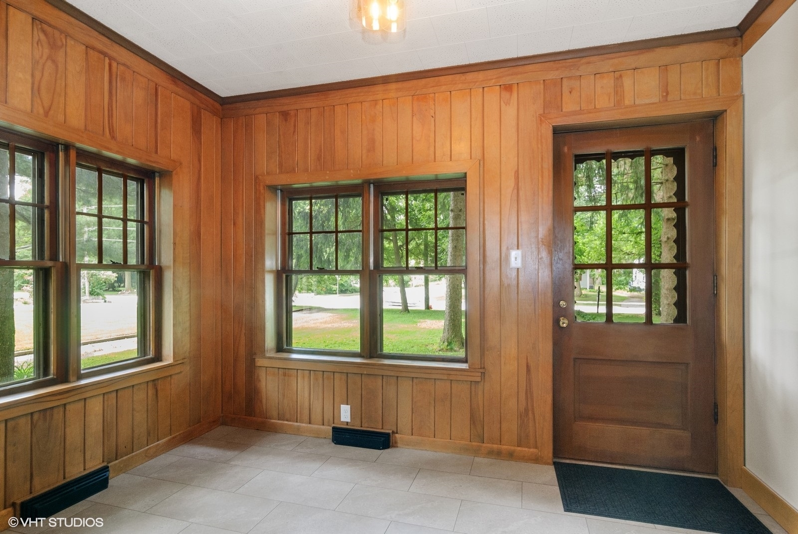 28W456 Batavia Road, Warrenville, IL 60555