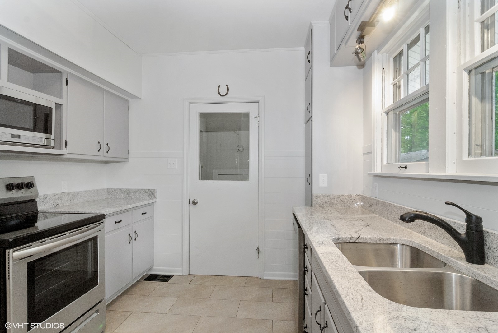 28W456 Batavia Road, Warrenville, IL 60555