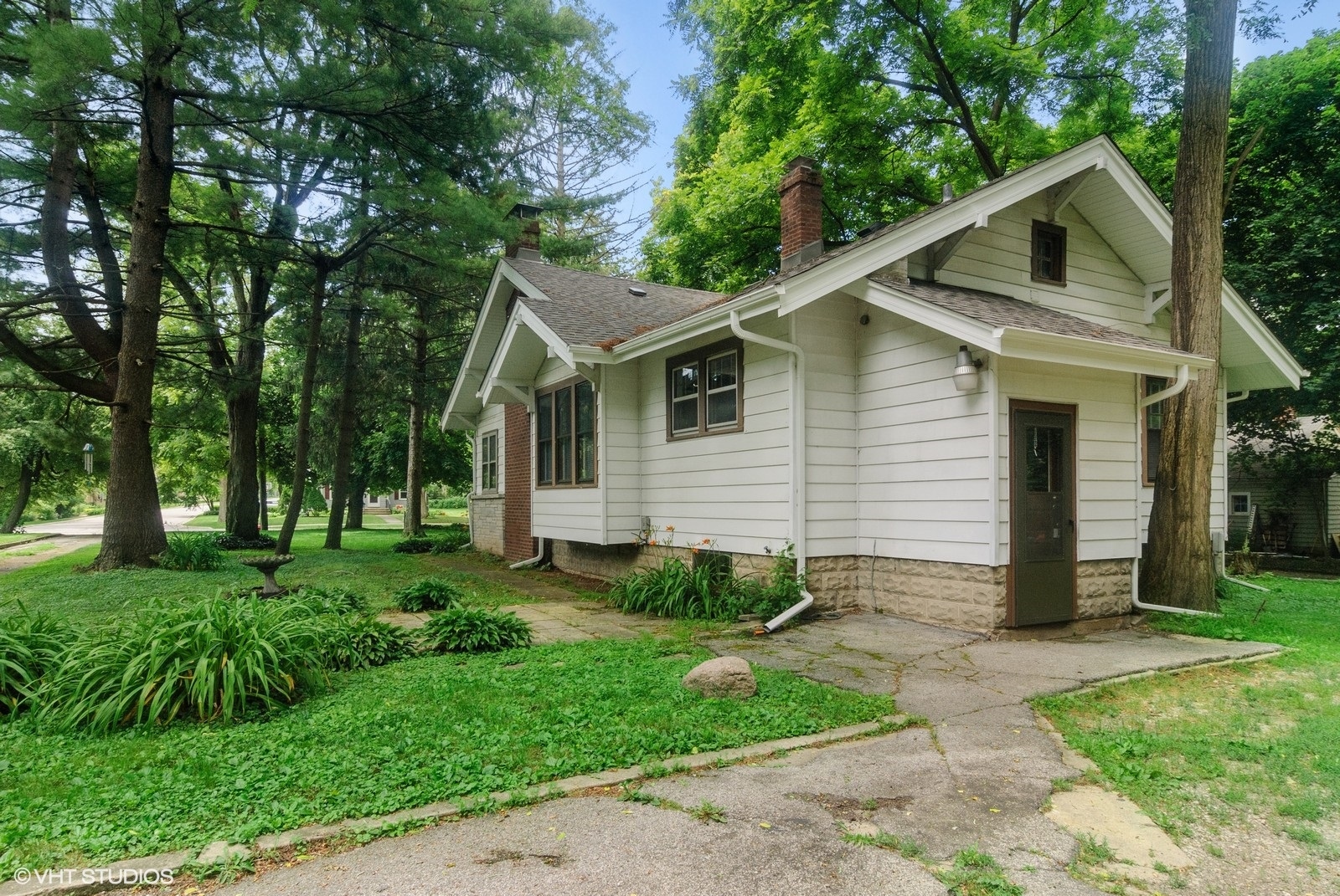 28W456 Batavia Road, Warrenville, IL 60555