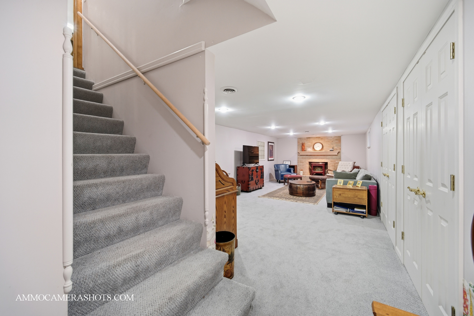 12 Highgate Court, St. Charles, IL 60174