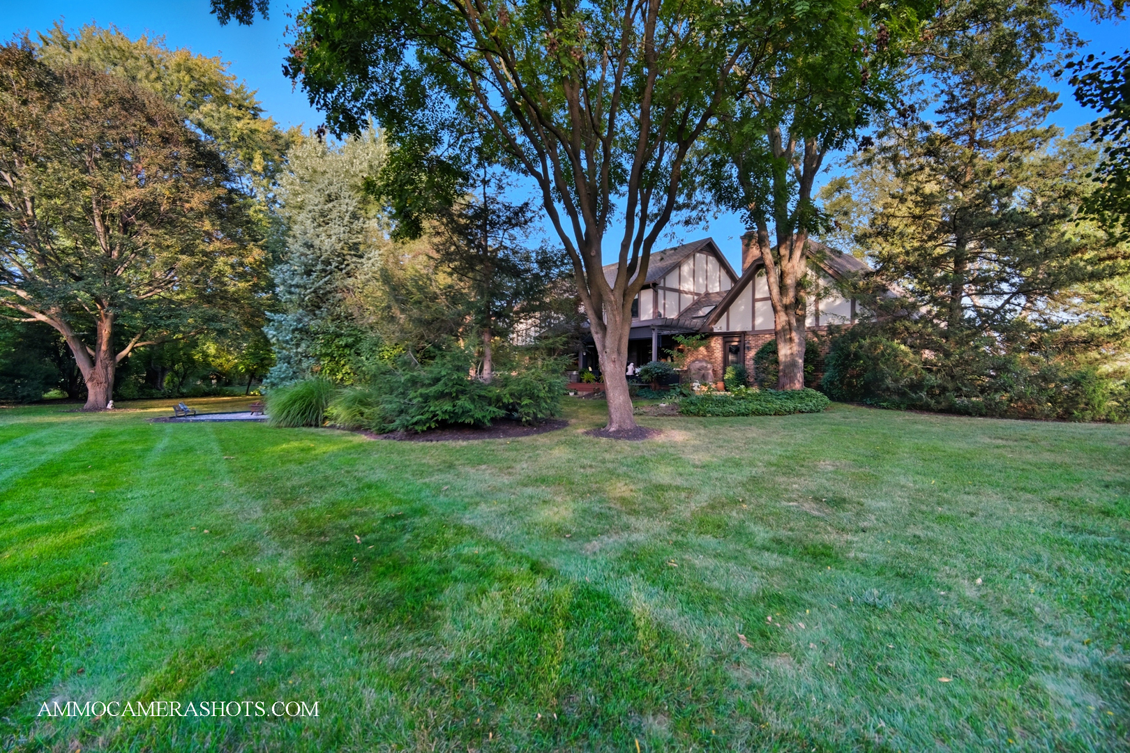 12 Highgate Court, St. Charles, IL 60174