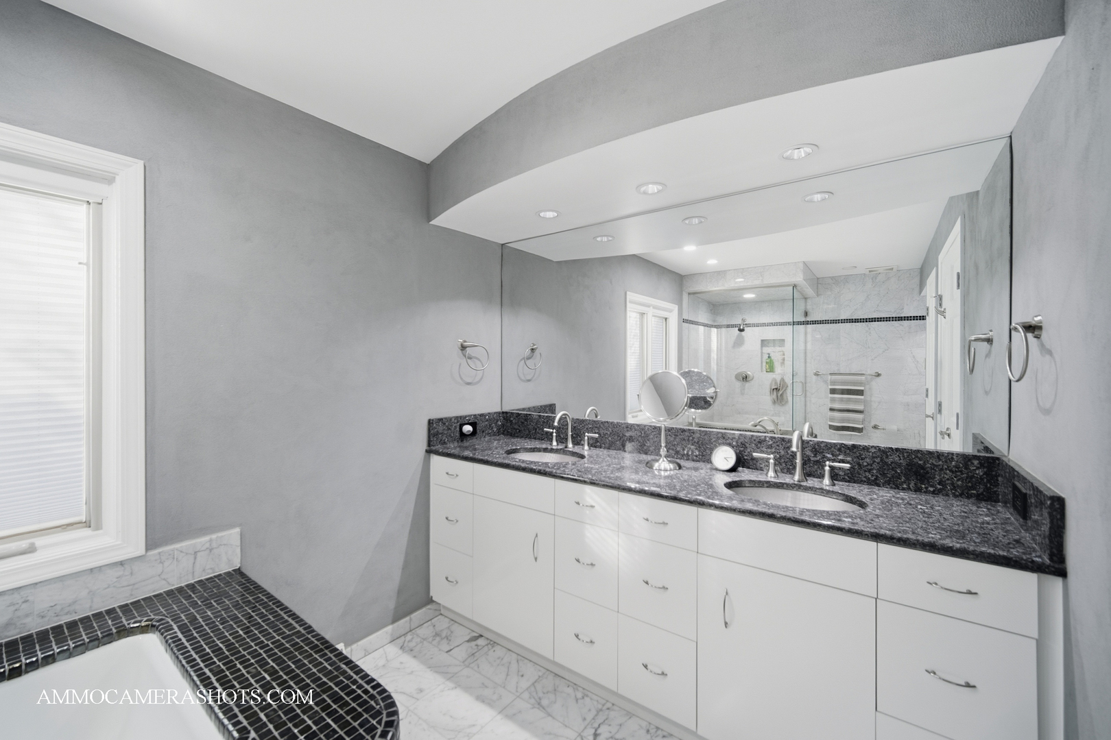 12 Highgate Court, St. Charles, IL 60174