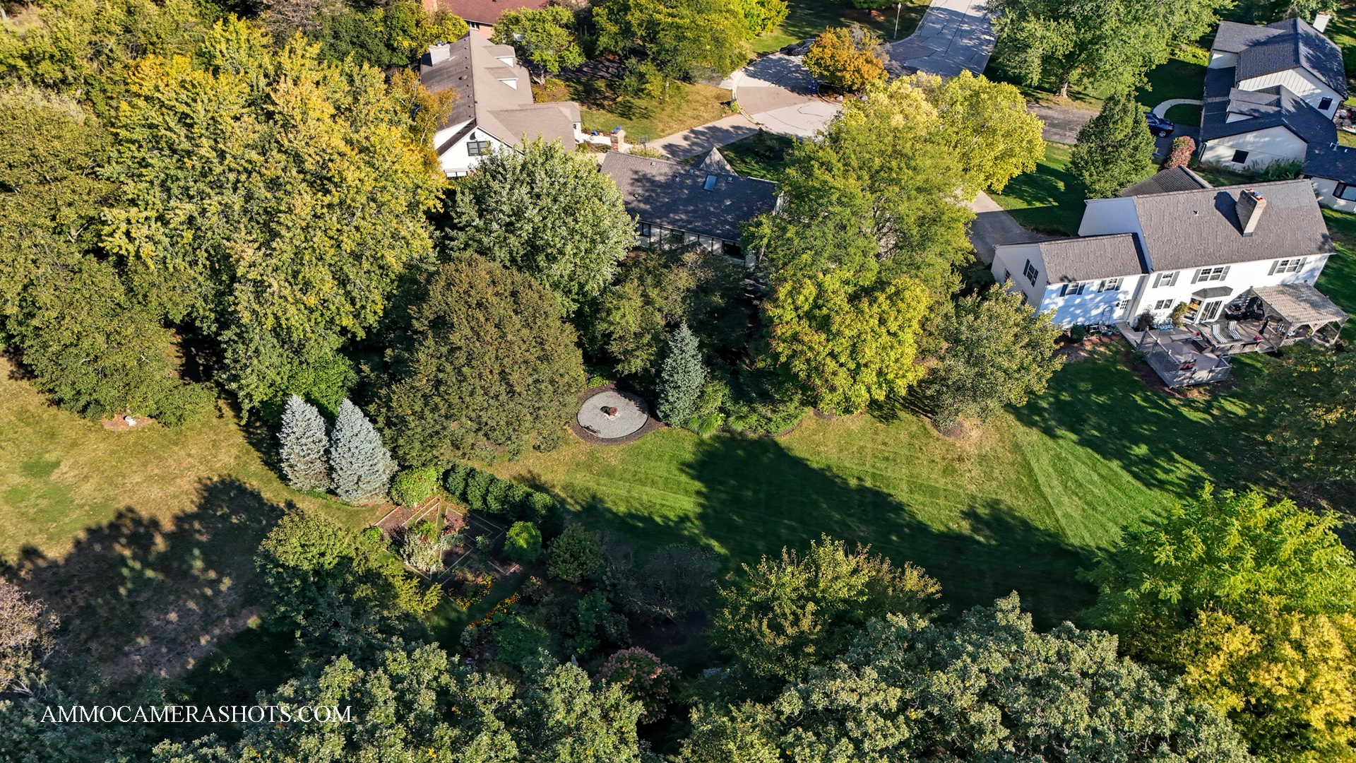 12 Highgate Court, St. Charles, IL 60174