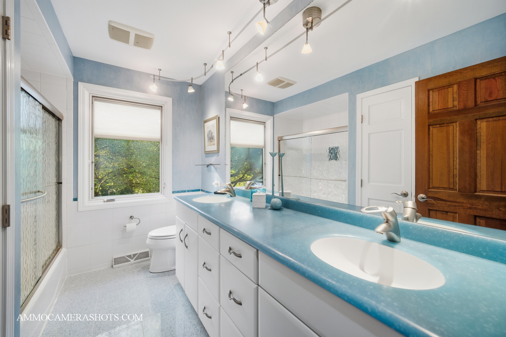 12 Highgate Court, St. Charles, IL 60174