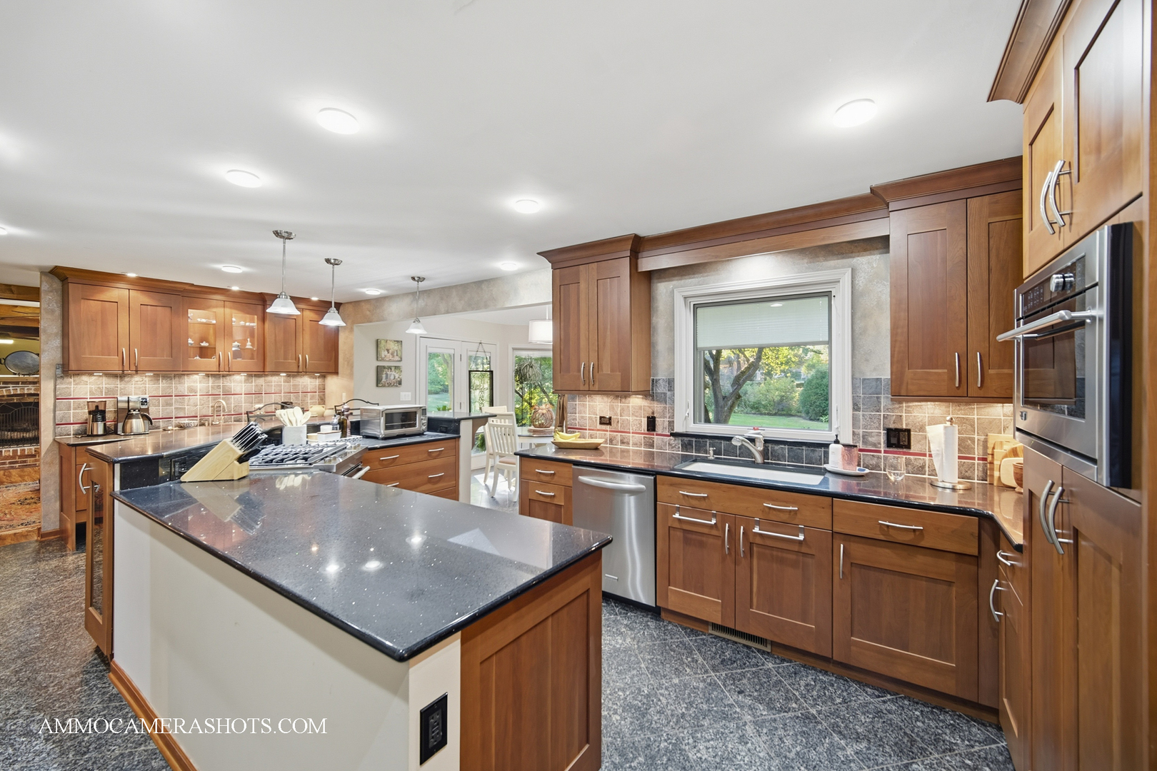 12 Highgate Court, St. Charles, IL 60174