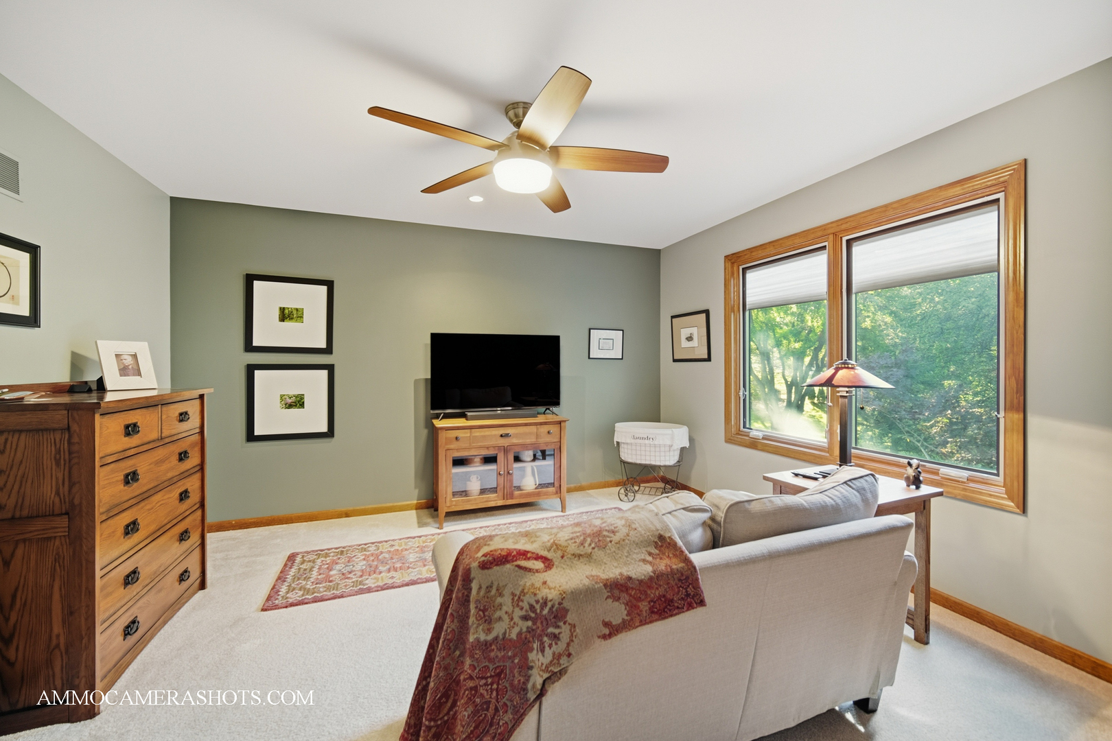 12 Highgate Court, St. Charles, IL 60174