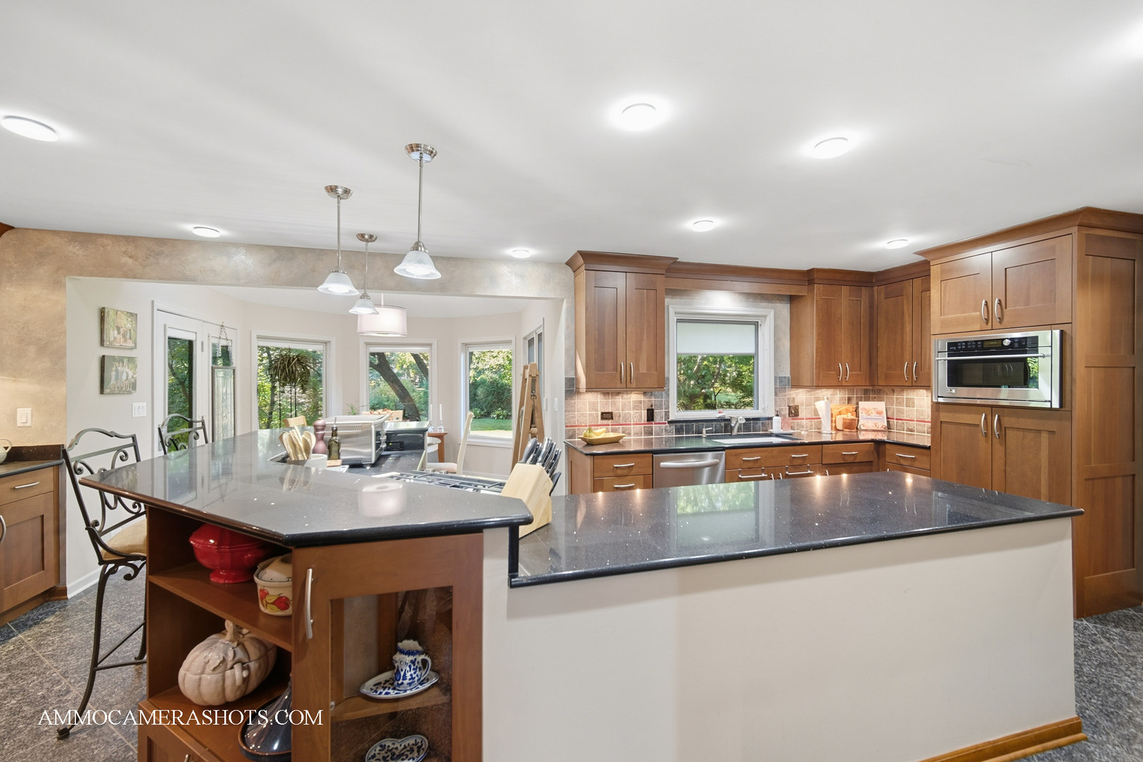 12 Highgate Court, St. Charles, IL 60174