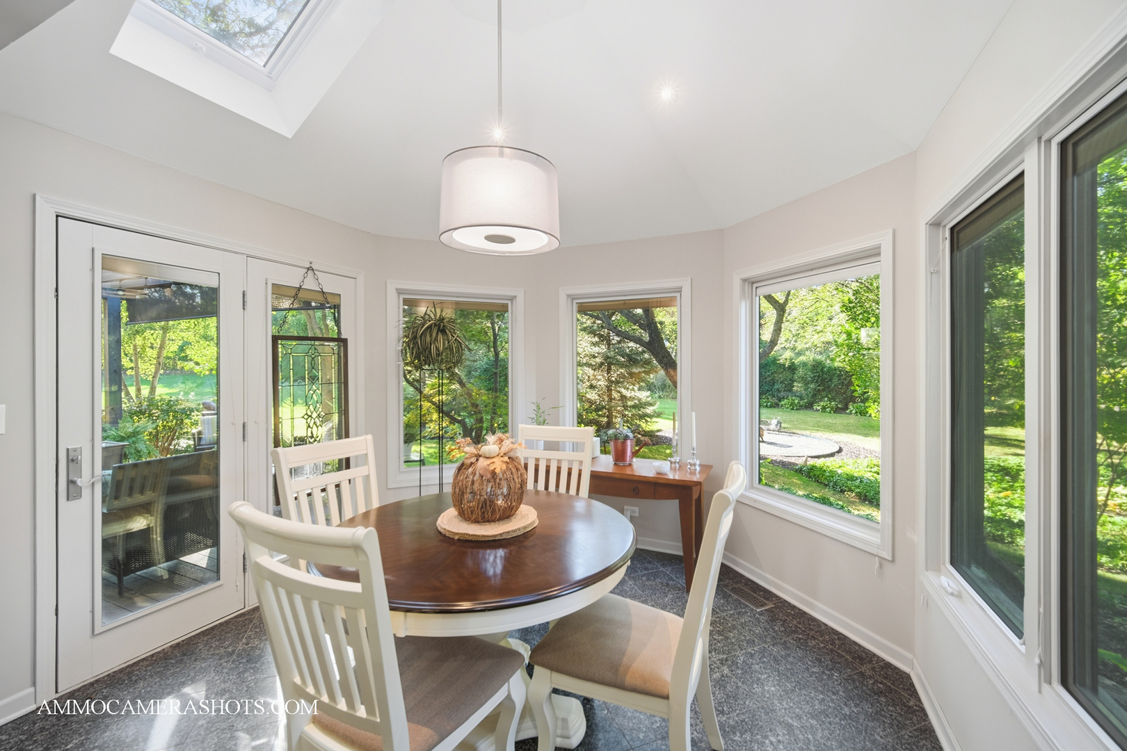 12 Highgate Court, St. Charles, IL 60174