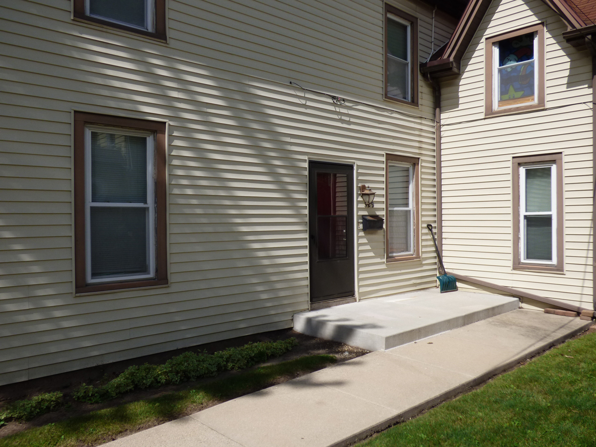 329 Exchange Street, Sycamore, IL 60178