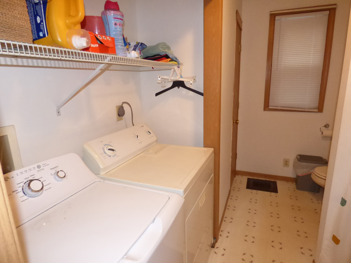 329 Exchange Street, Sycamore, IL 60178