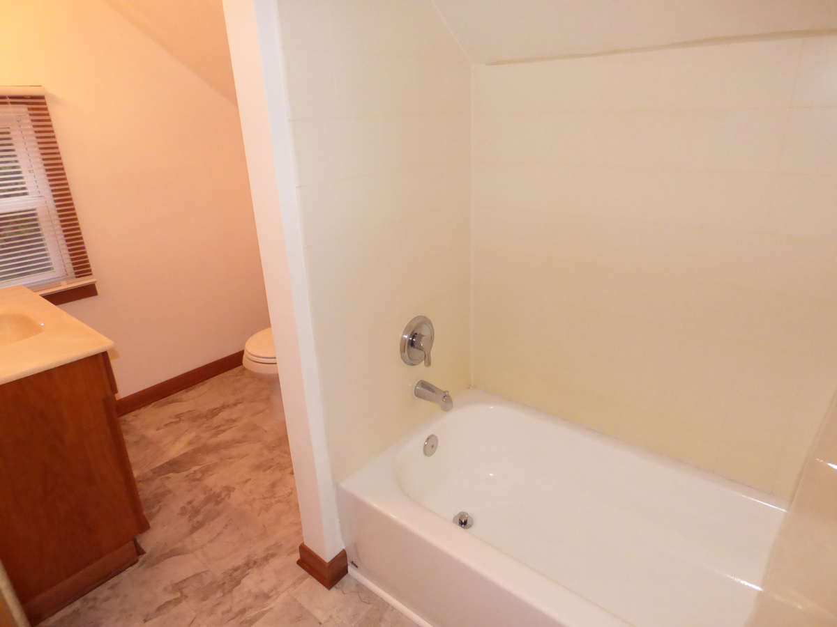 329 Exchange Street, Sycamore, IL 60178