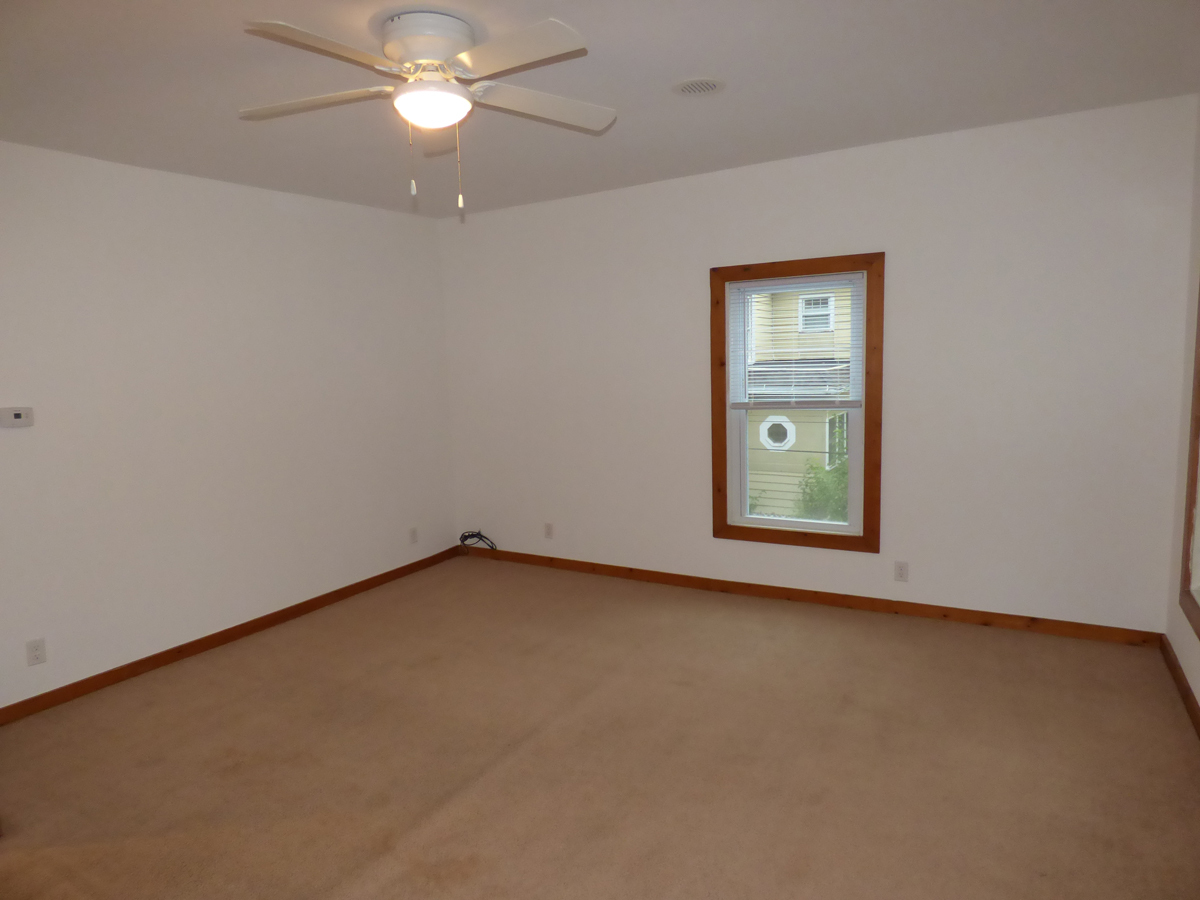 329 Exchange Street, Sycamore, IL 60178