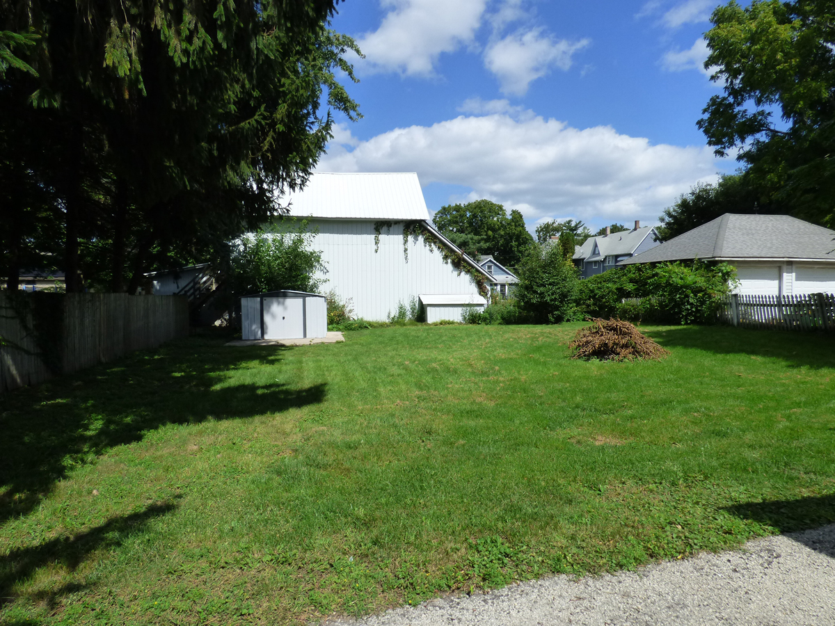 329 Exchange Street, Sycamore, IL 60178