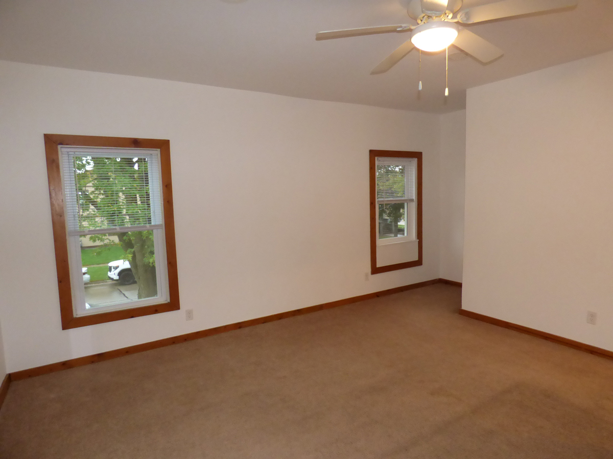 329 Exchange Street, Sycamore, IL 60178