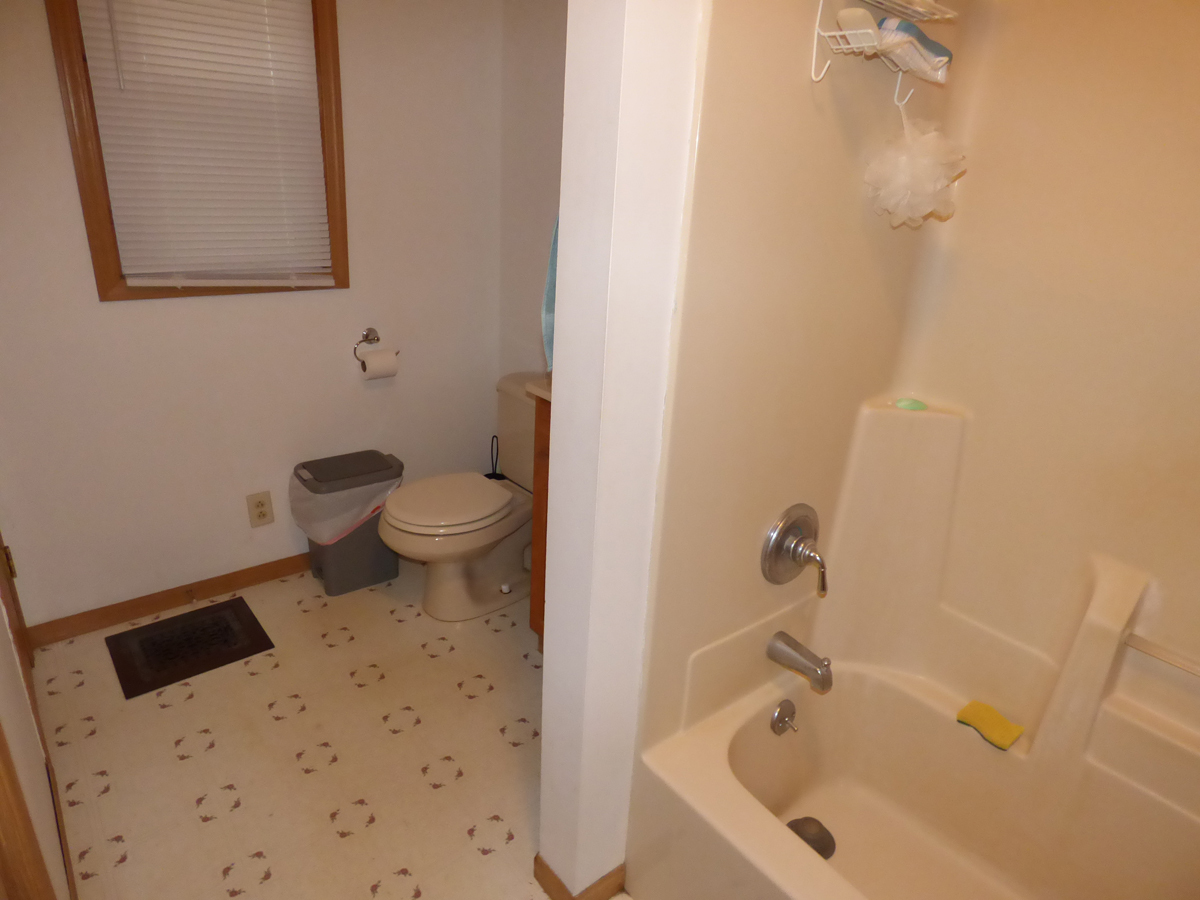 329 Exchange Street, Sycamore, IL 60178