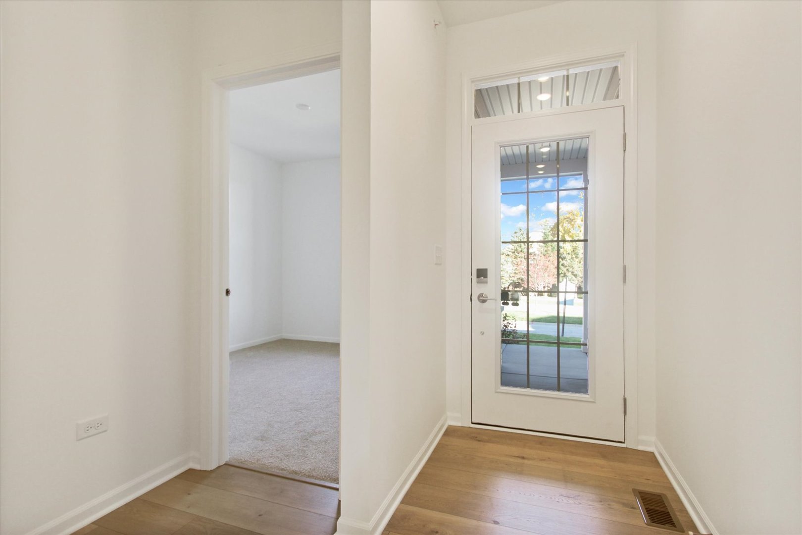 38 Tournament Drive, Hawthorn Woods, IL 60047