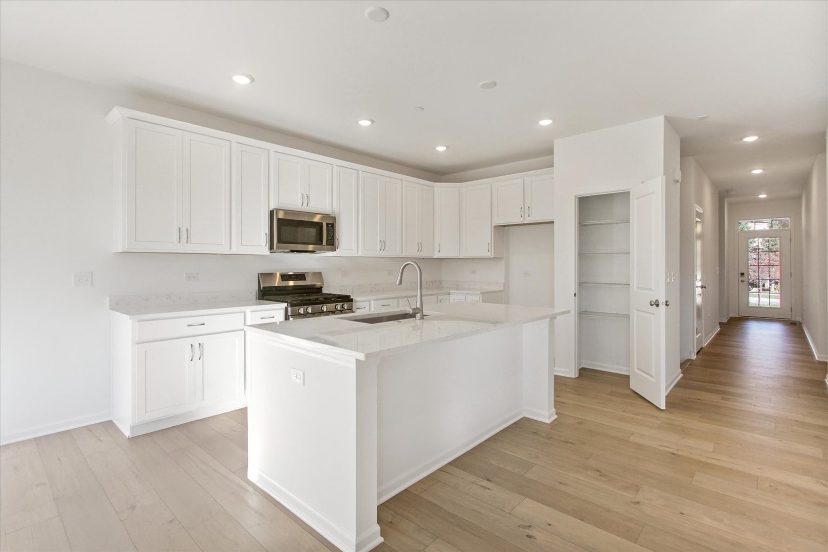 38 Tournament Drive, Hawthorn Woods, IL 60047