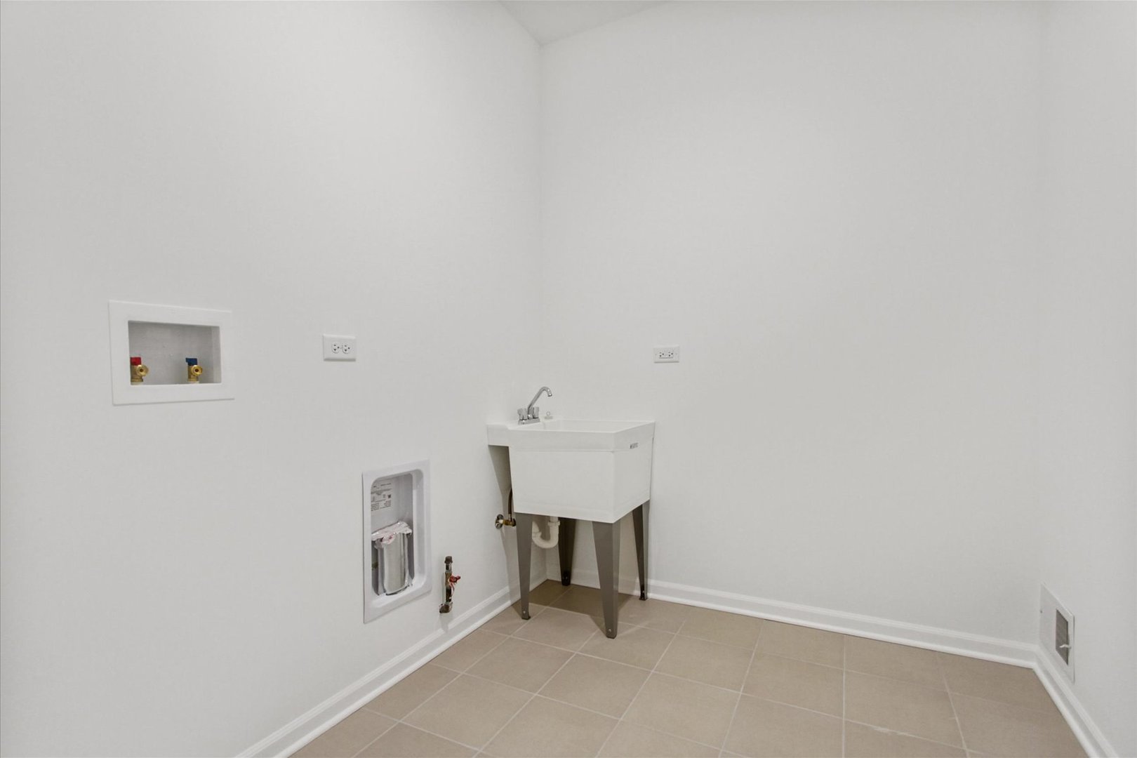 38 Tournament Drive, Hawthorn Woods, IL 60047