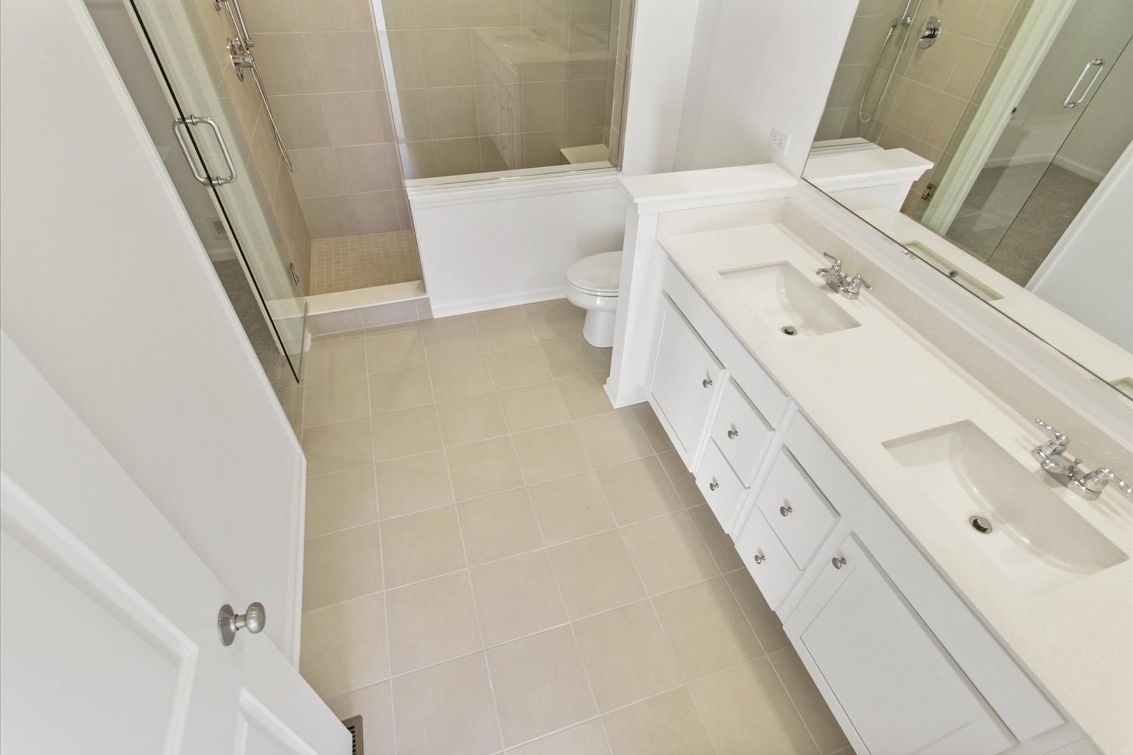 38 Tournament Drive, Hawthorn Woods, IL 60047