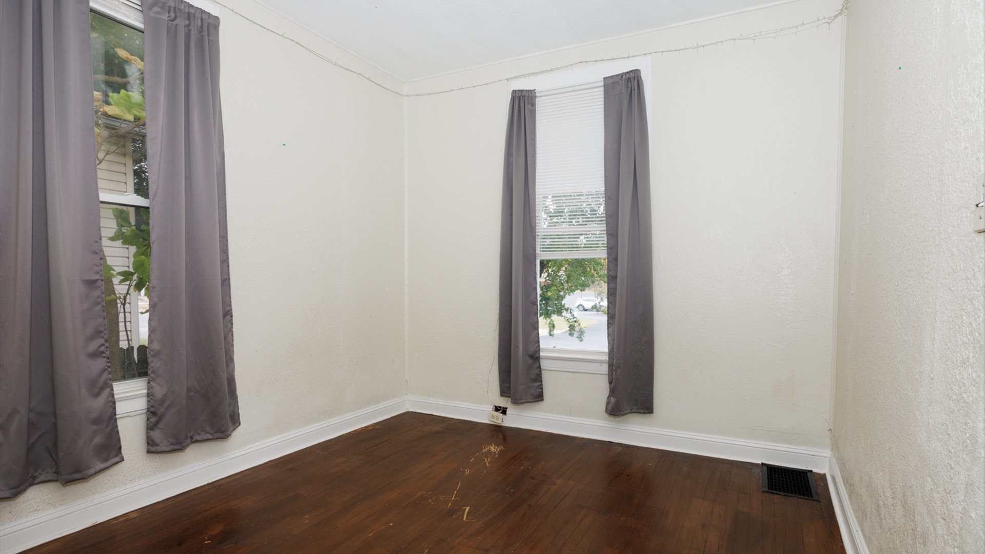 802 S Madison Street, Bloomington, IL 61701