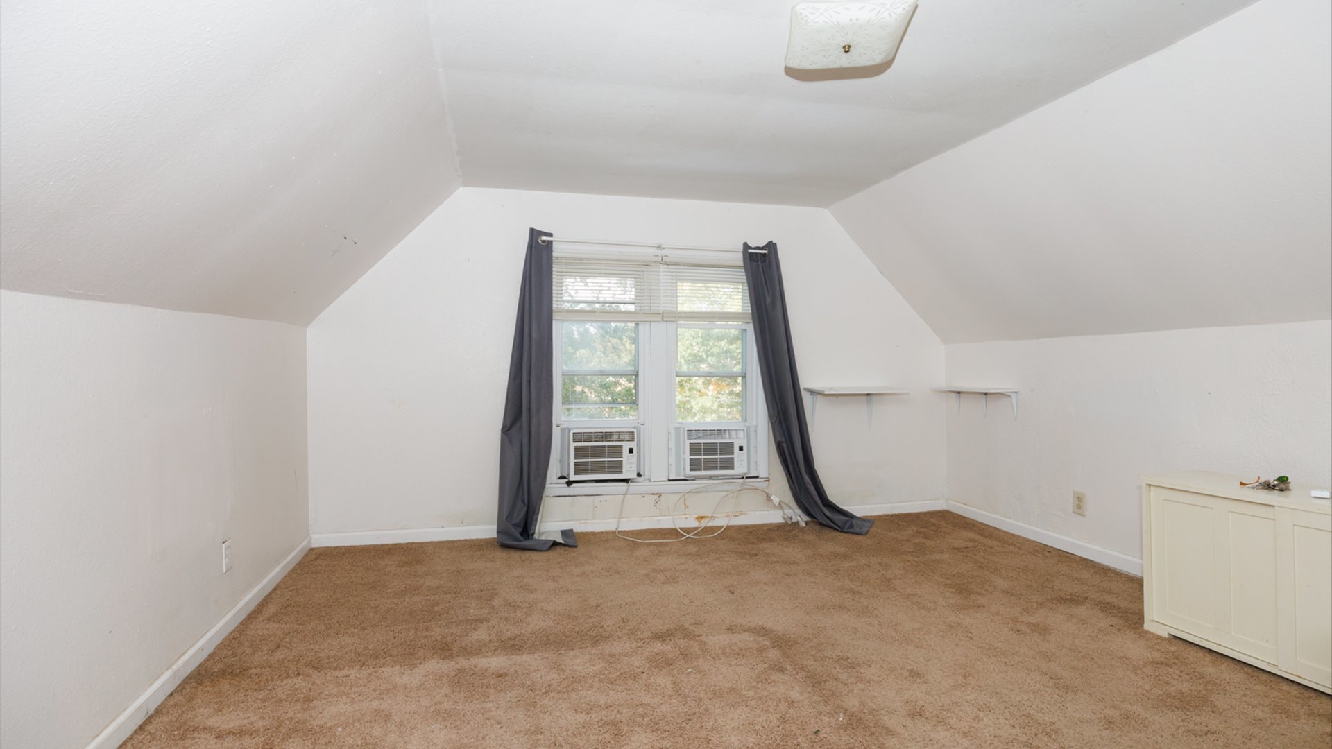 802 S Madison Street, Bloomington, IL 61701