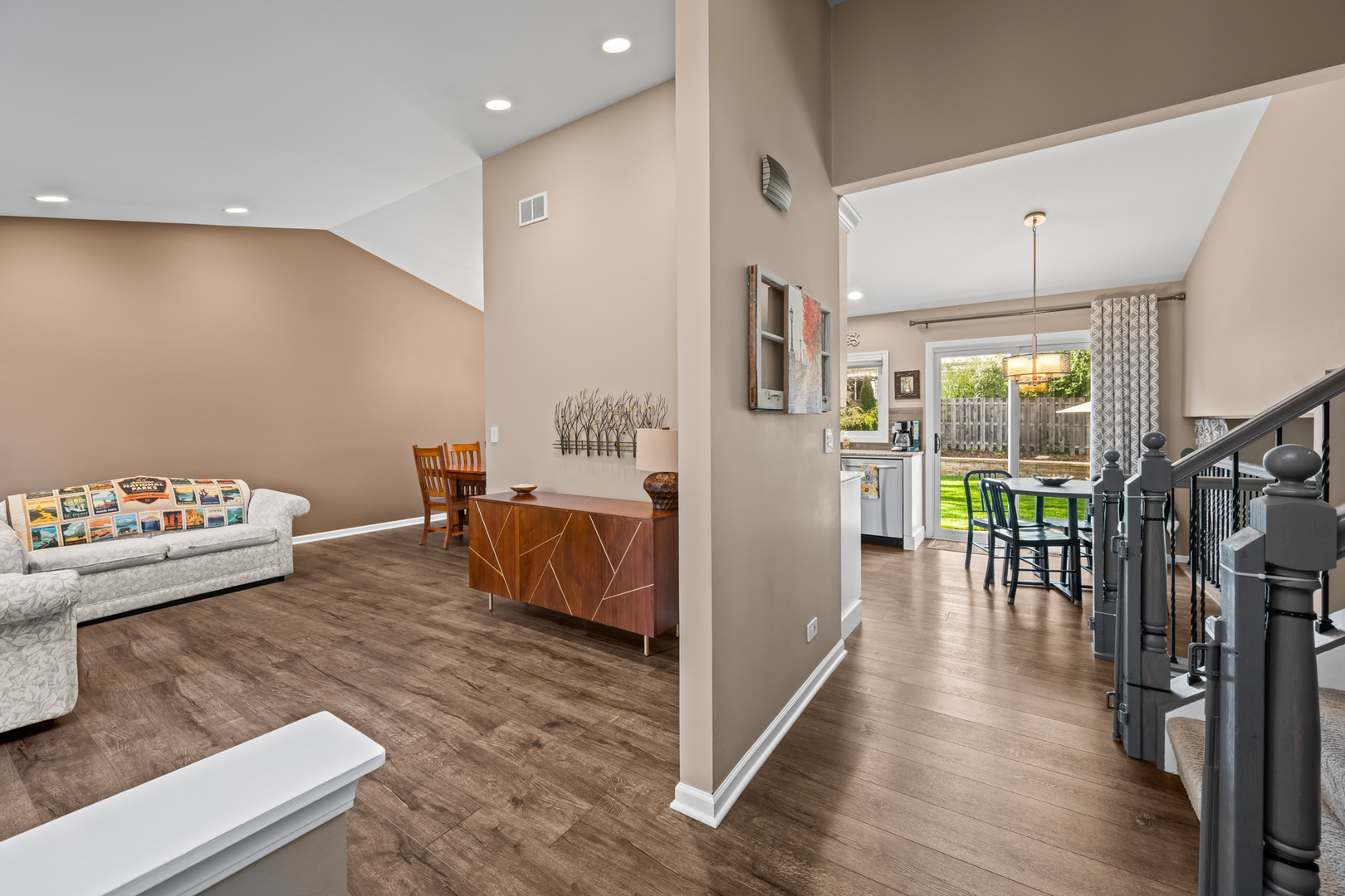 1286 Gail Drive, Buffalo Grove, IL 60089