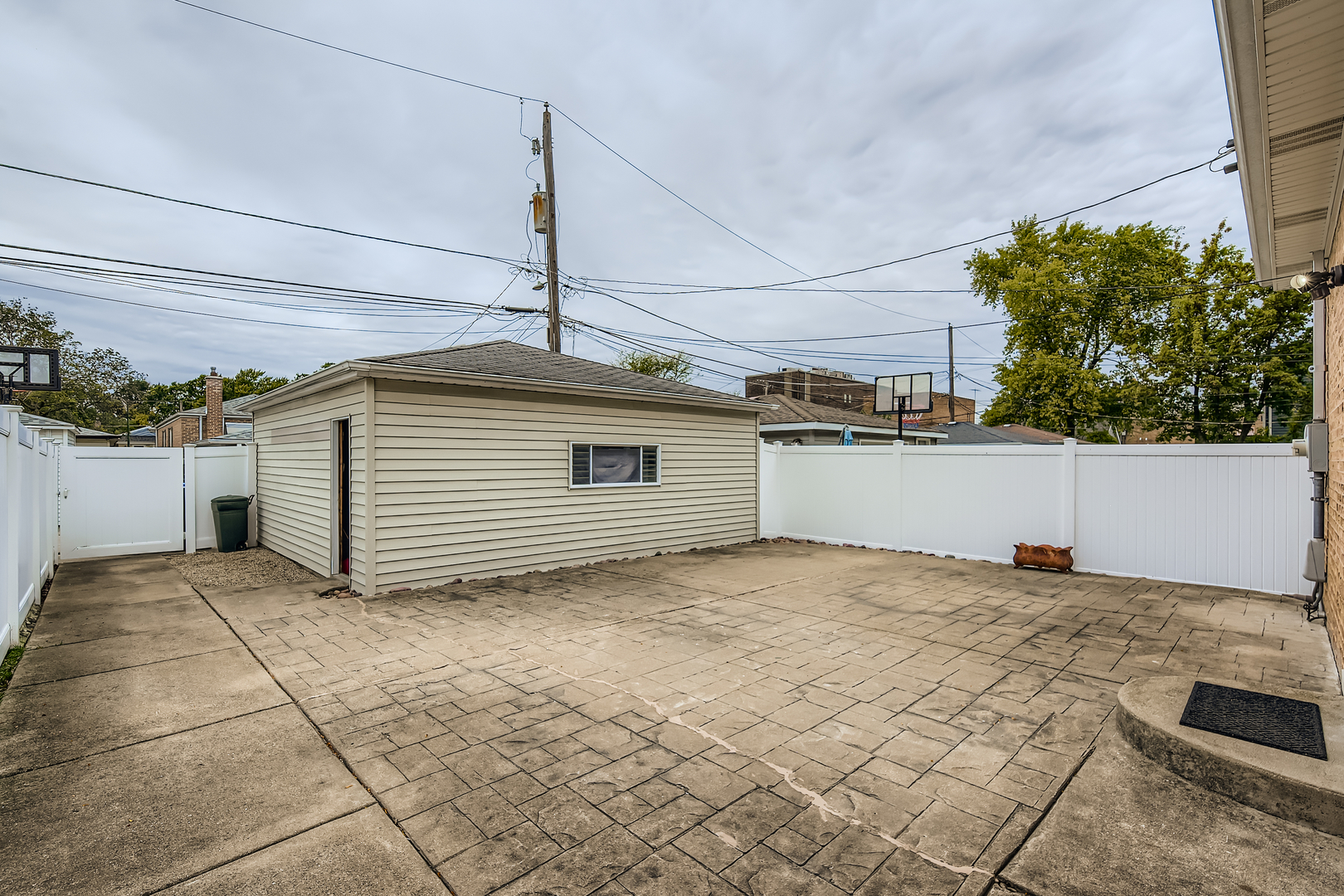 11130 S Whipple Street, Chicago, IL 60655