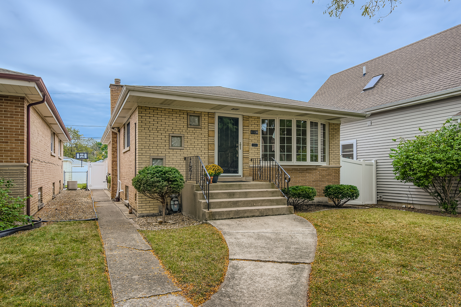 11130 S Whipple Street, Chicago, IL 60655