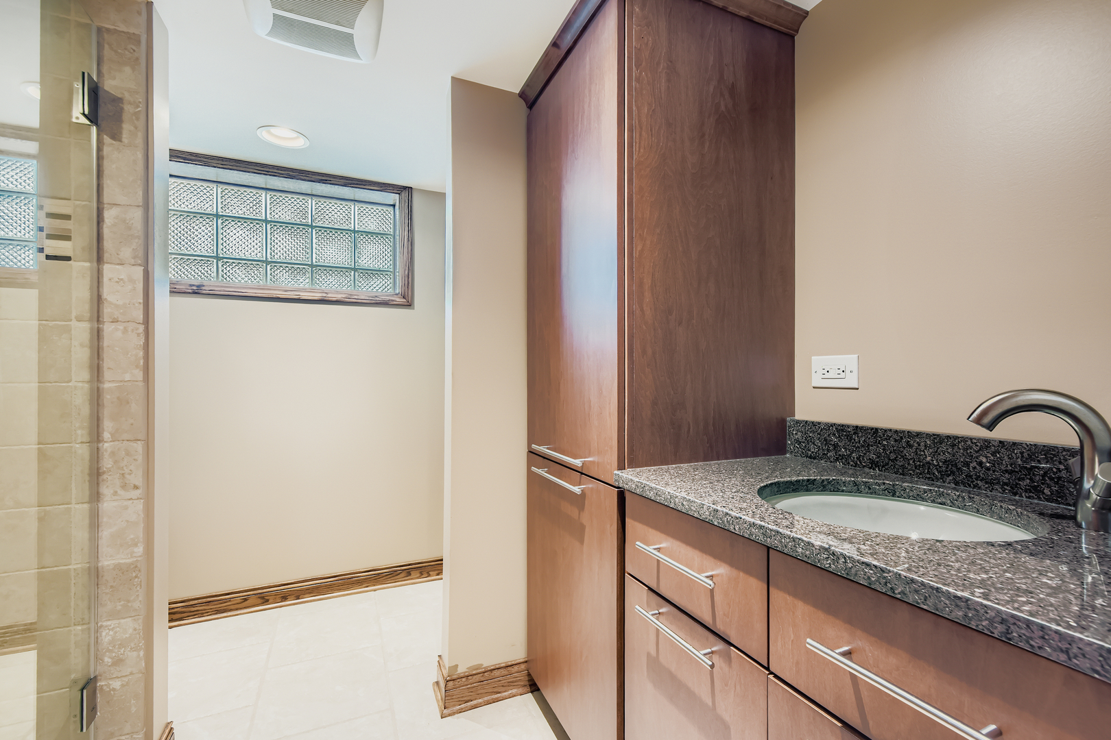 11130 S Whipple Street, Chicago, IL 60655