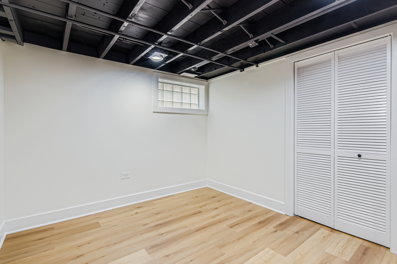 11130 S Whipple Street, Chicago, IL 60655