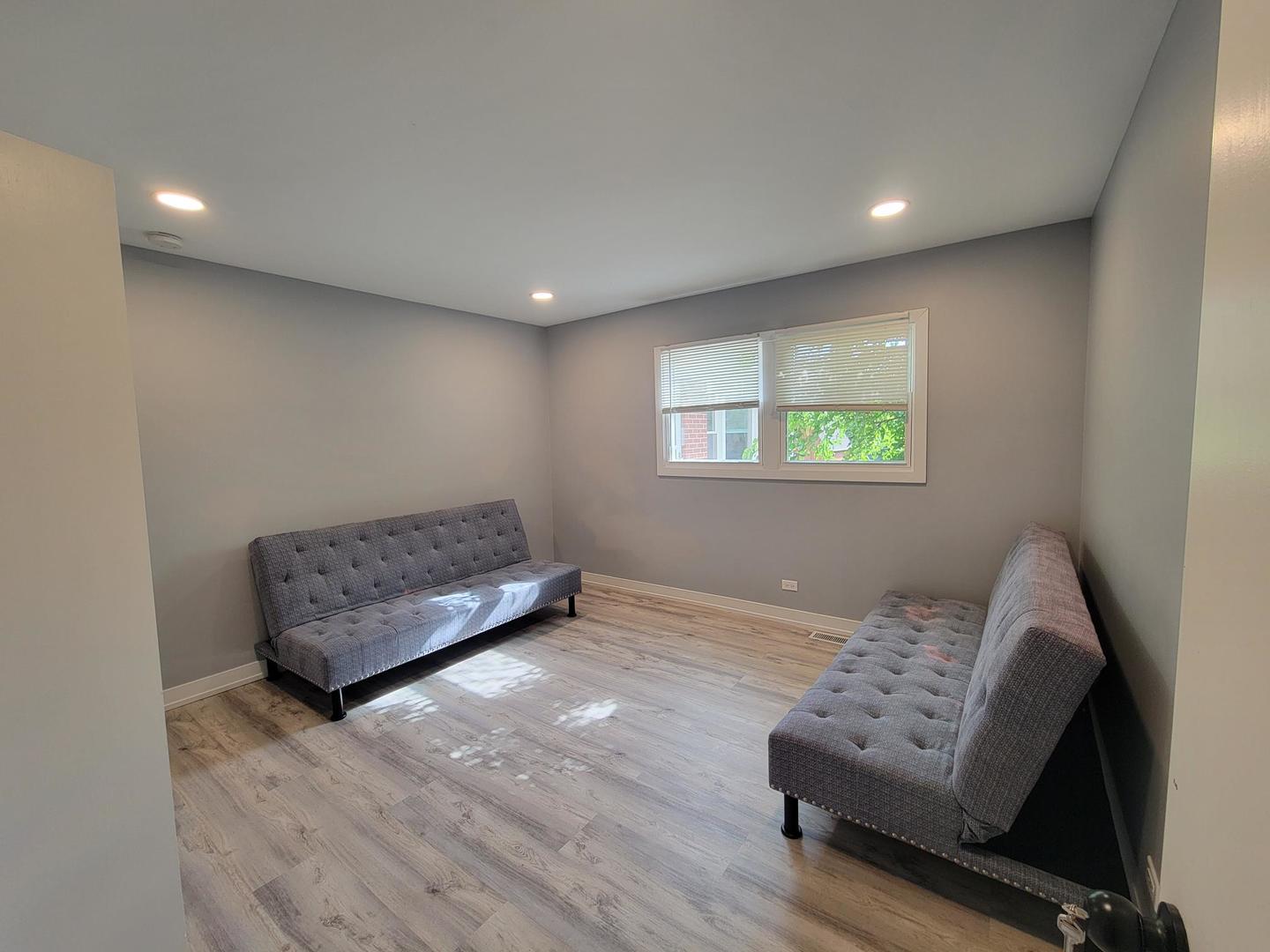 1001 E Callero Circle #1, Mount Prospect, IL 60056