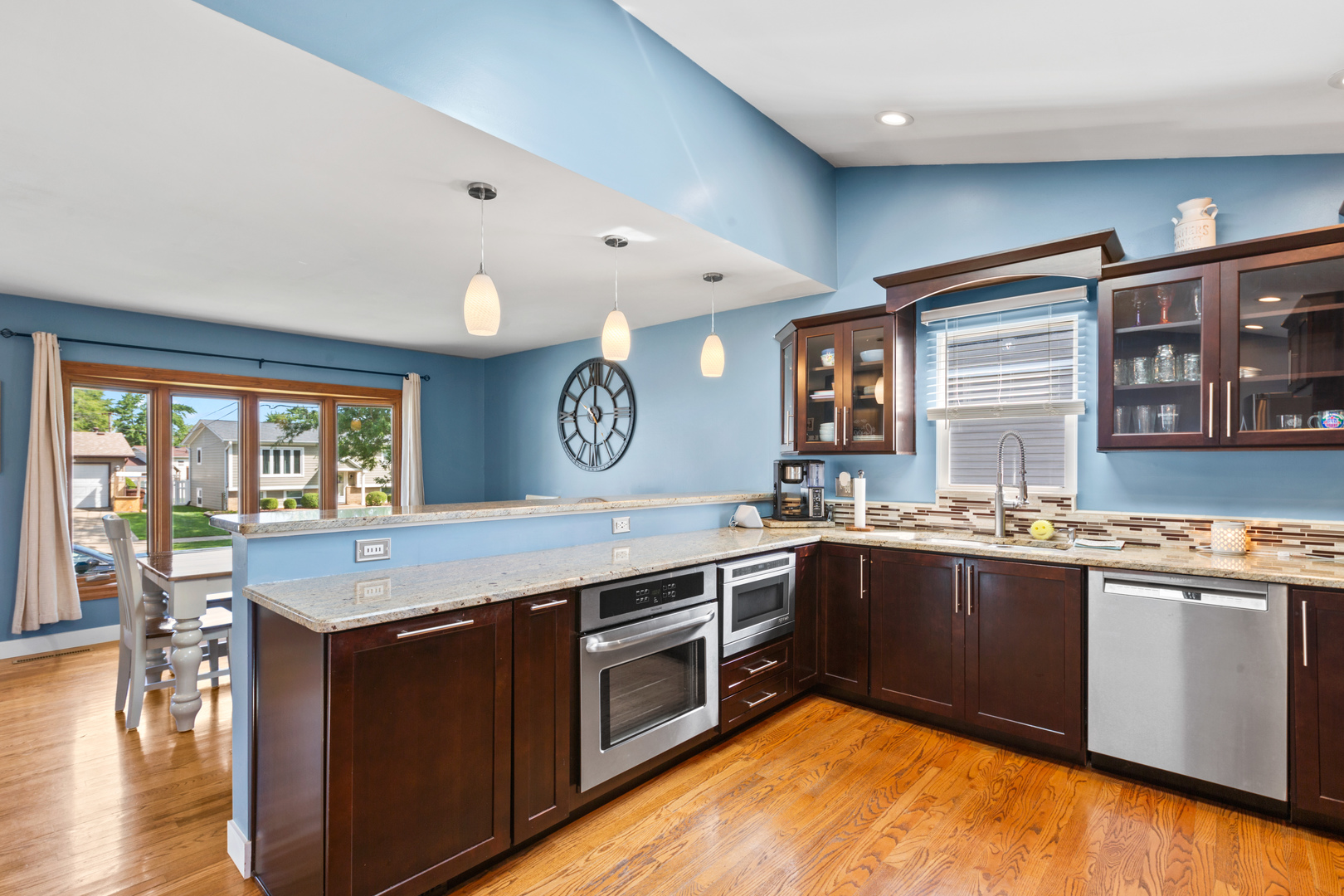 5823 Stuart Lane, Oak Forest, IL 60452