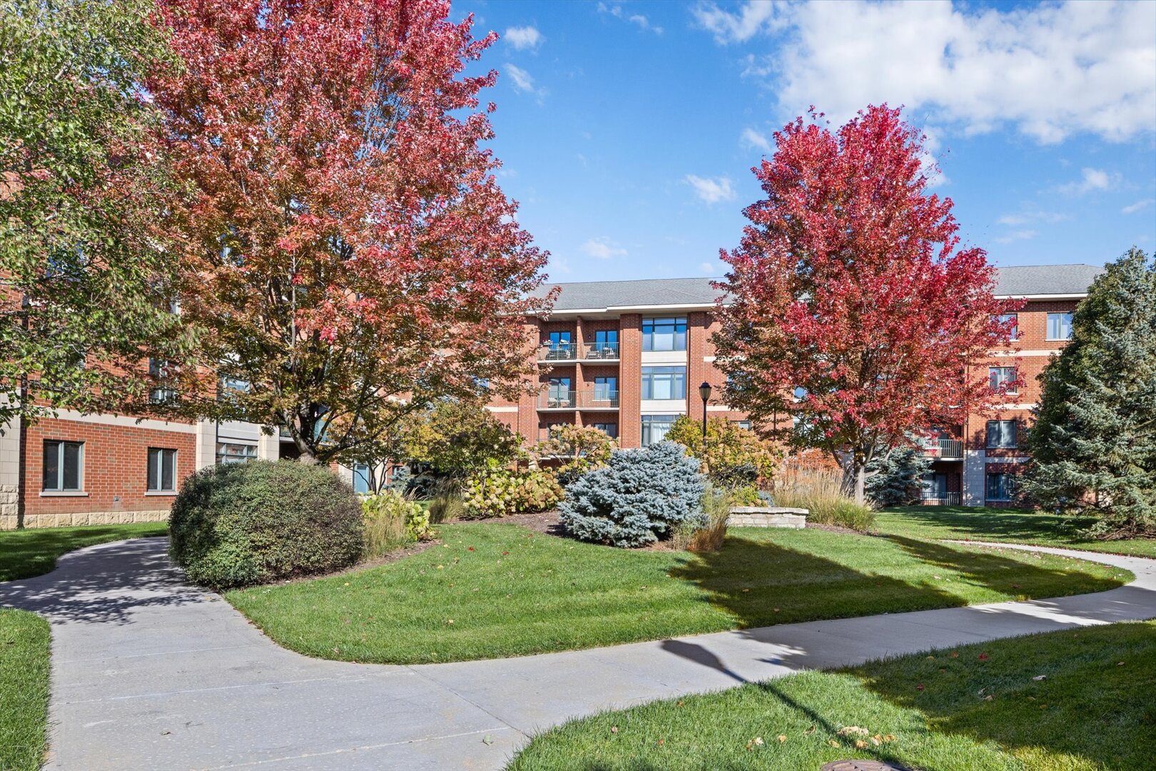 845 E 22nd Street #b105, Lombard, IL 60148