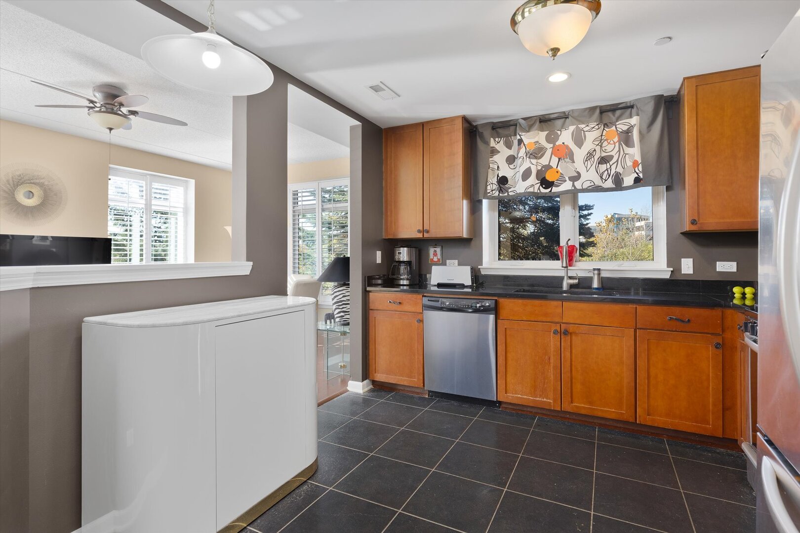 845 E 22nd Street #b105, Lombard, IL 60148