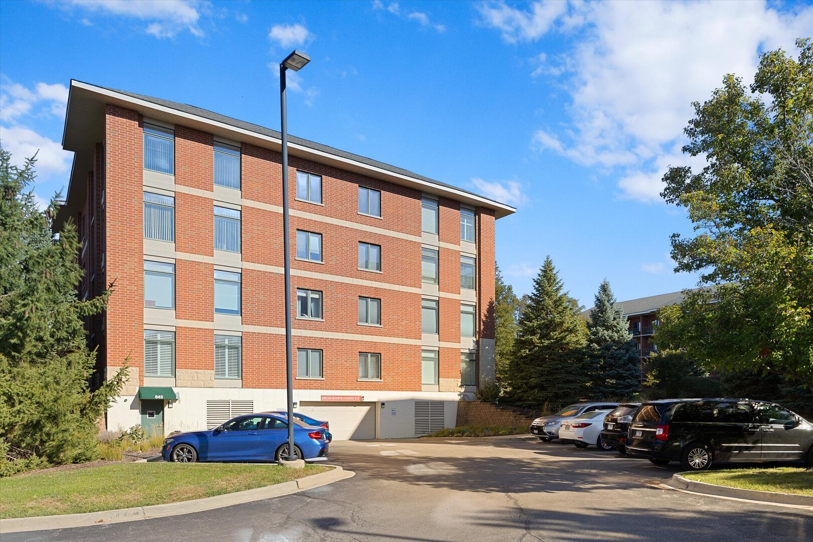 845 E 22nd Street #b105, Lombard, IL 60148