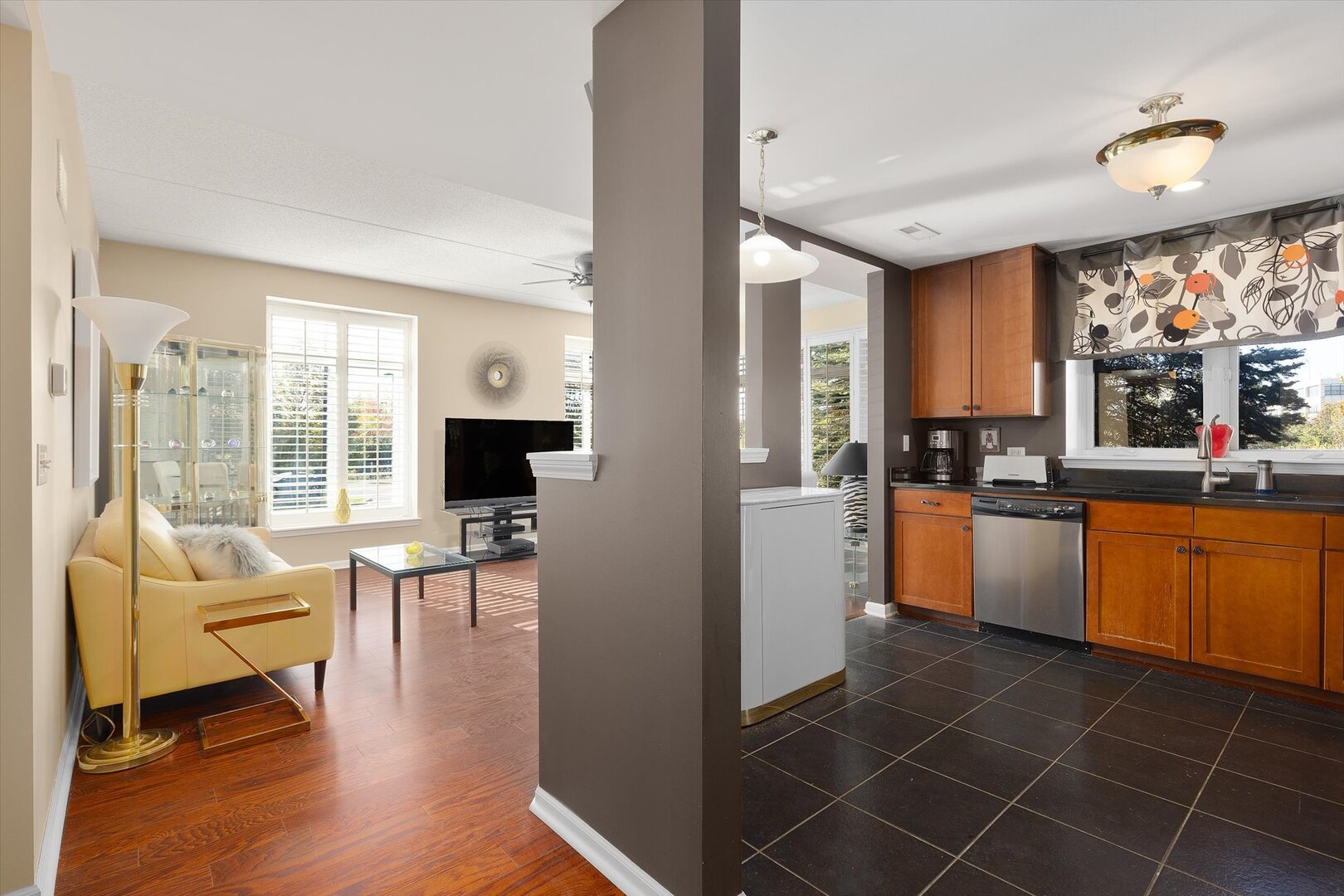 845 E 22nd Street #b105, Lombard, IL 60148