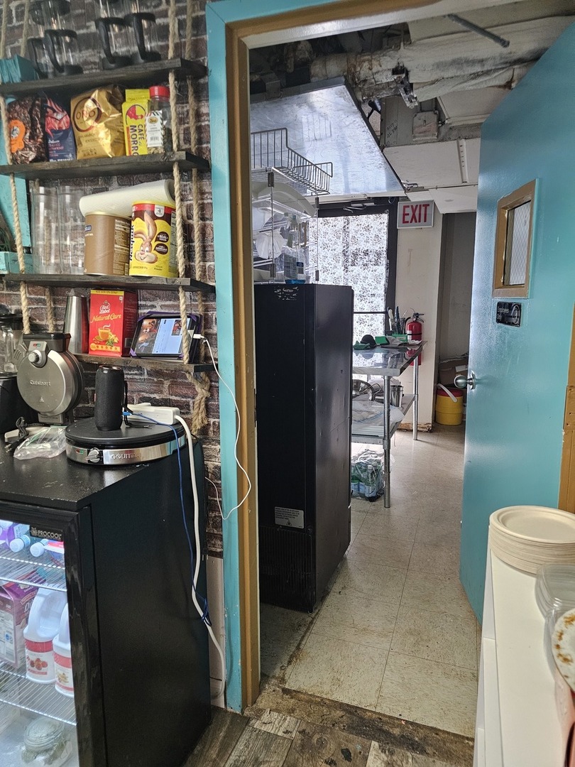 5441 N East River Road #106, Chicago, IL 60656