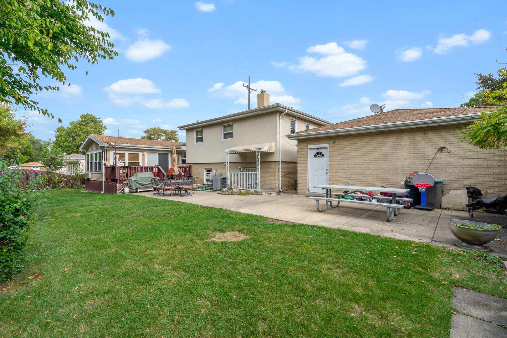 4038 Denley Avenue, Schiller Park, IL 60176