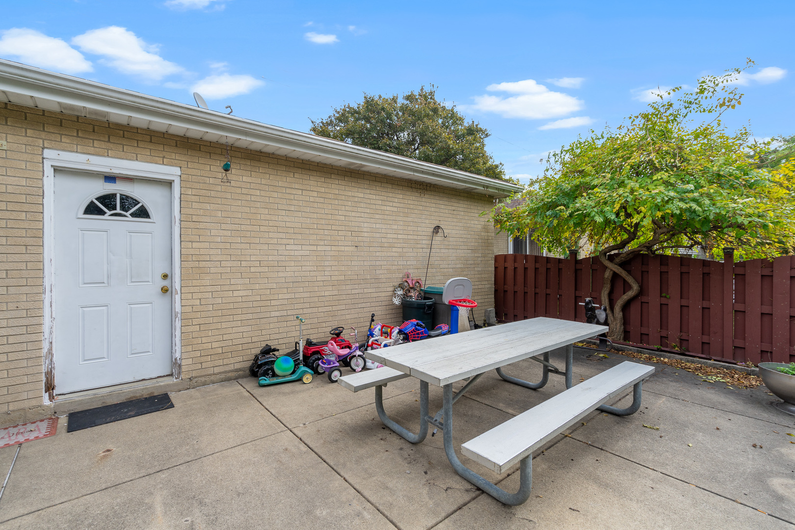 4038 Denley Avenue, Schiller Park, IL 60176