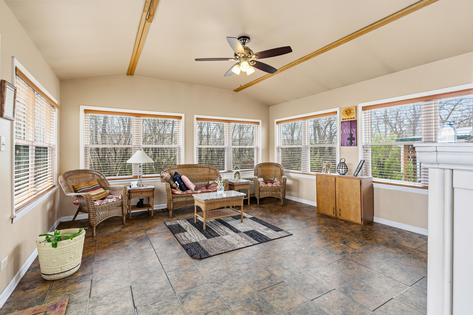 4038 Denley Avenue, Schiller Park, IL 60176