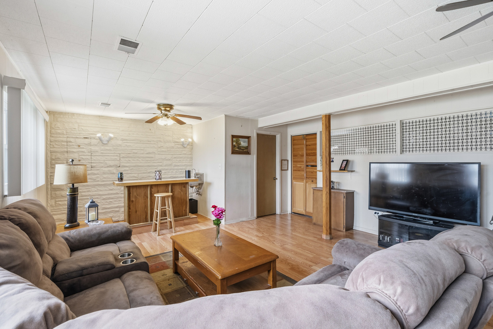 4038 Denley Avenue, Schiller Park, IL 60176