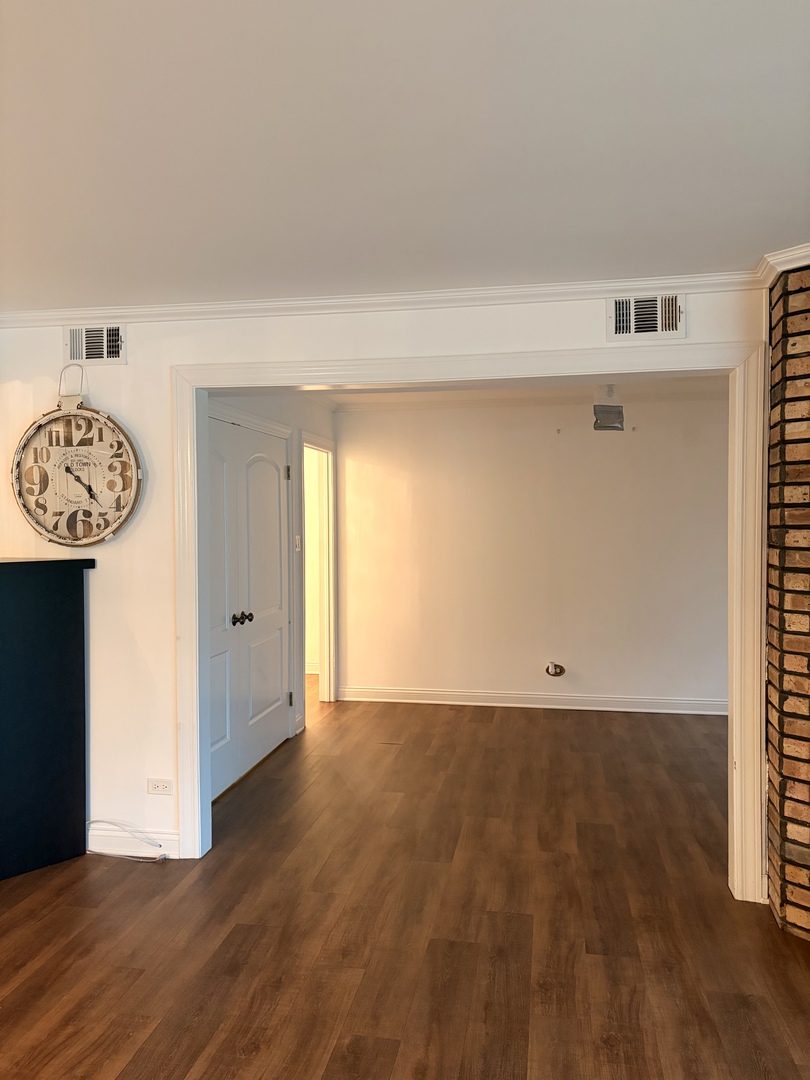 9194 South Road #B, Palos Hills, IL 60465