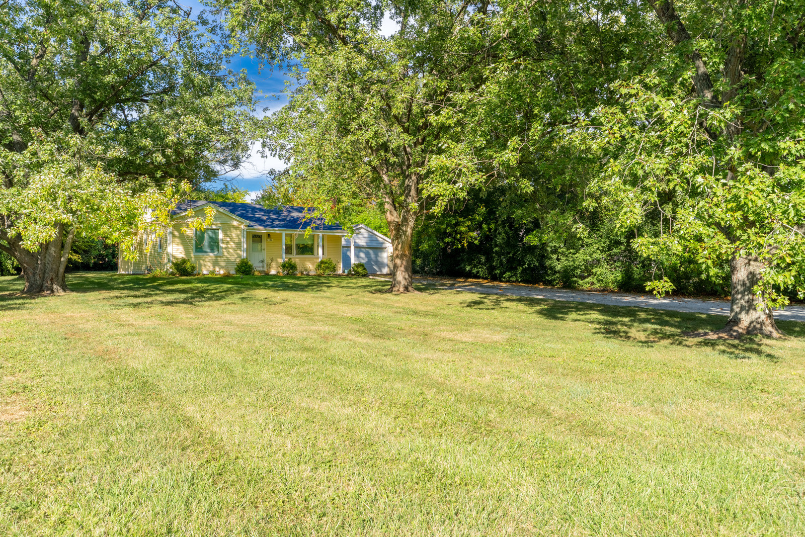 1392 W 52nd Place, La Grange Highlands, IL 60525