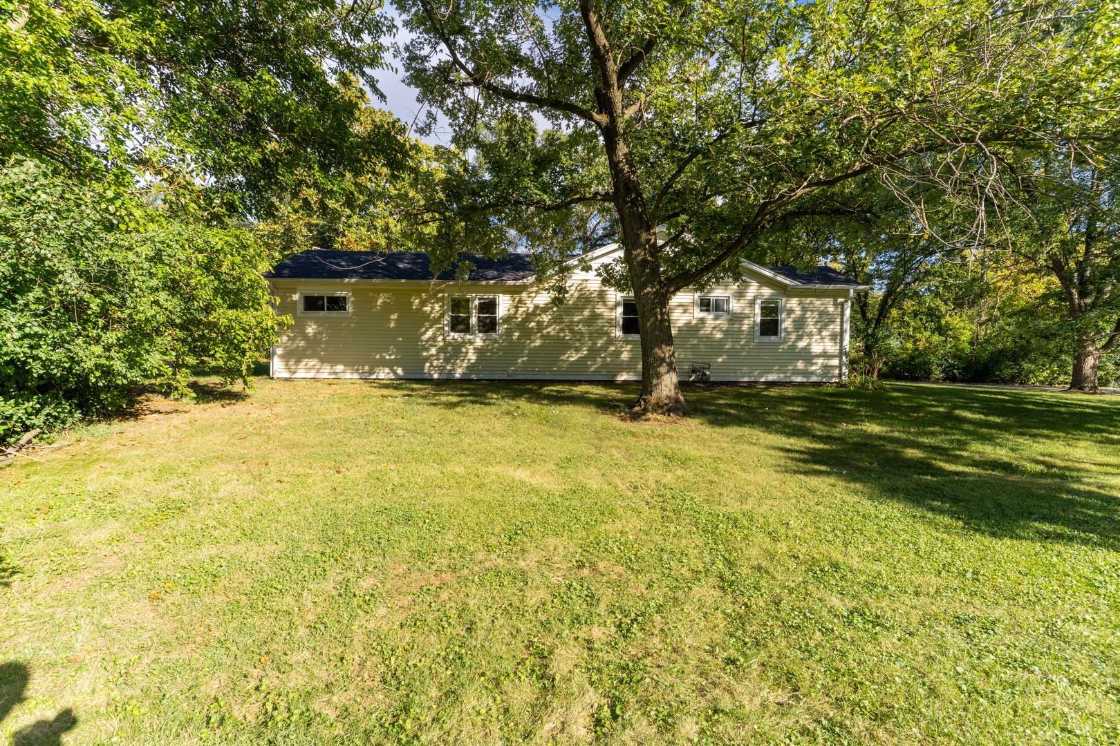 1392 W 52nd Place, La Grange Highlands, IL 60525